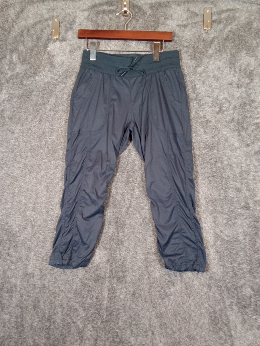 The North Face Womens  Navy Blue Cropped Hiking Outdoors Travel Pant Sz S/P